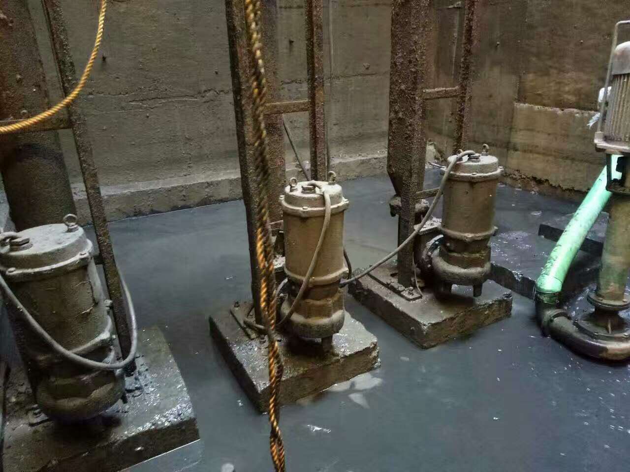 蒙自污水池清理